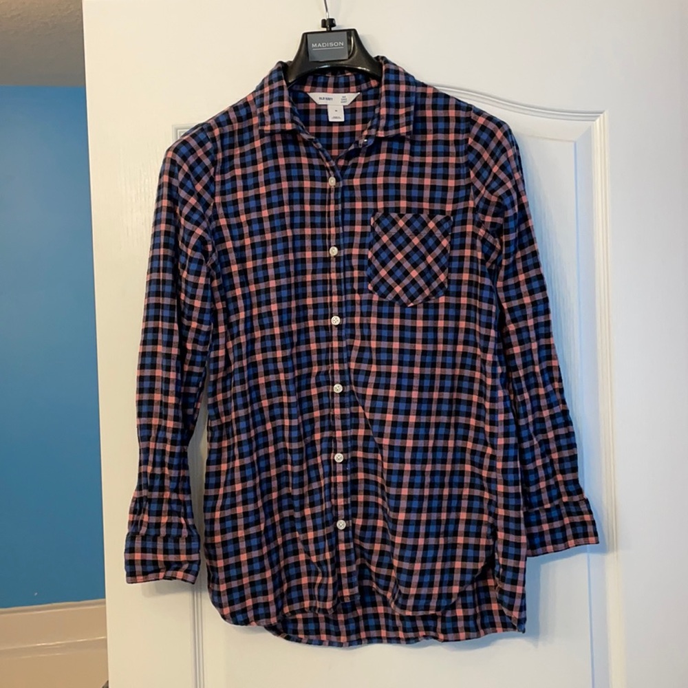 Old Navy plaid tunic shirt. Size Medium